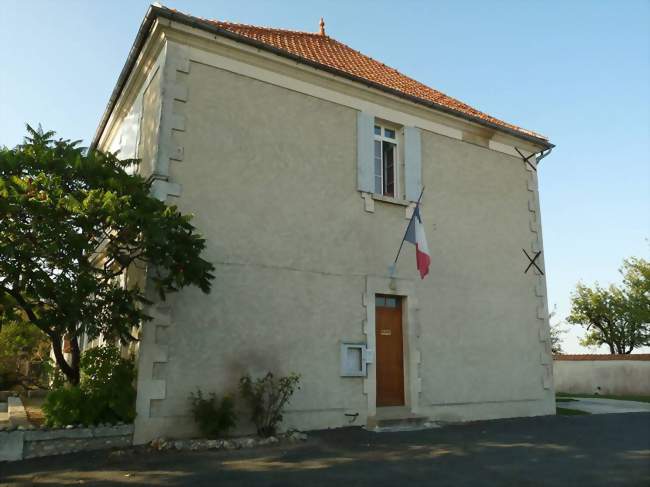 Mairie d'Aubeville - Aubeville (16250) - Charente