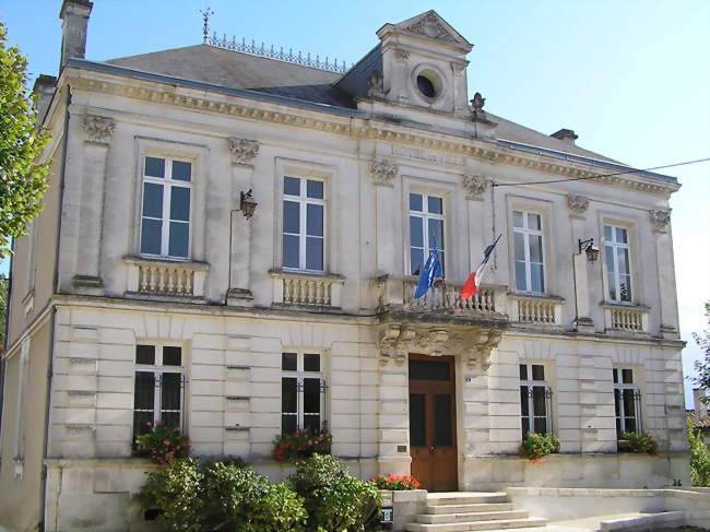La mairie - Blanzac-Porcheresse (16250) - Charente