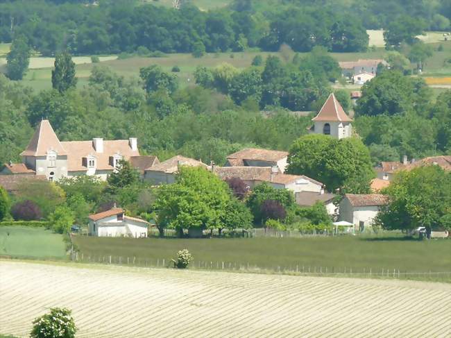 Vue de Bonnes depuis la route des Essards - Bonnes (16390) - Charente