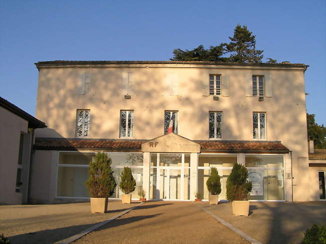 Mairie de Bouëx - Bouëx (16410) - Charente