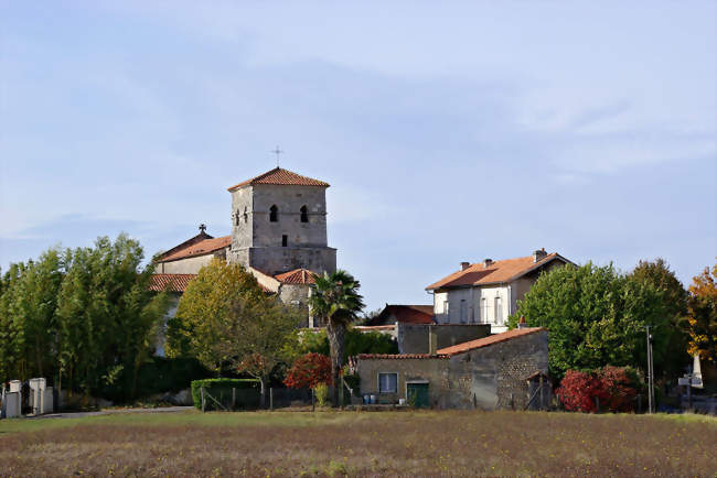 Vue du bourg depuis le sud-est - Chadurie (16250) - Charente