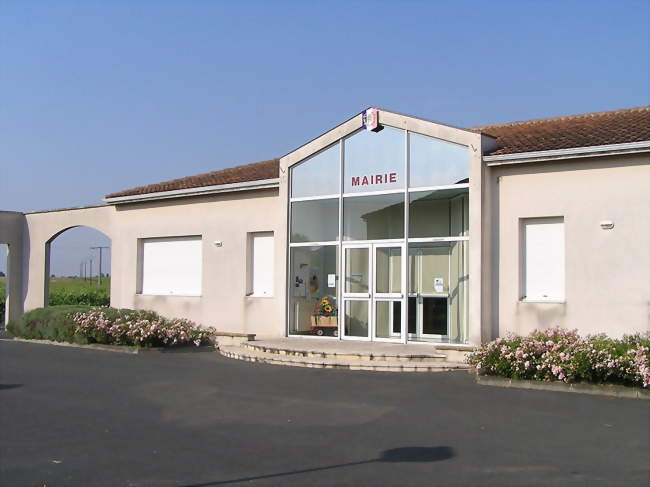 La mairie de Chassors - Chassors (16200) - Charente