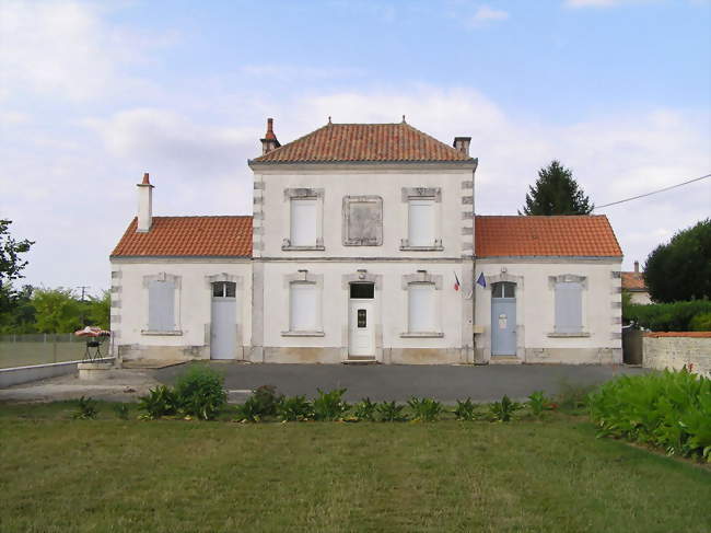 La mairie - La Chèvrerie (16240) - Charente