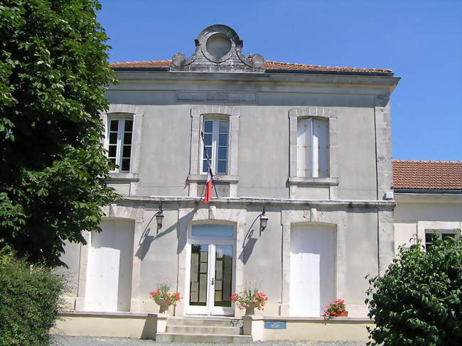 La mairie de Courbillac - Courbillac (16200) - Charente