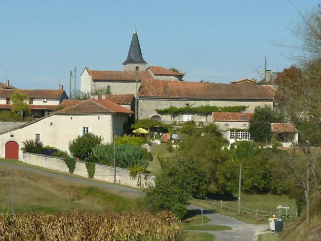 Le bourg - Courlac (16210) - Charente