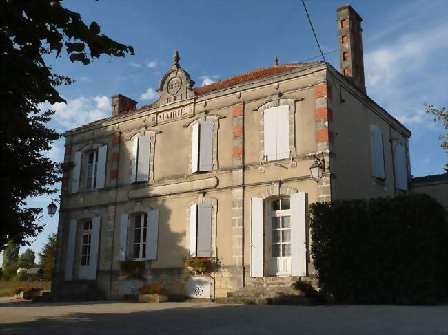 La mairie de Couture - Couture (16460) - Charente