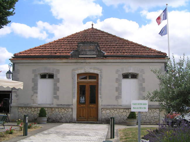 La mairie - Criteuil-la-Magdeleine (16300) - Charente