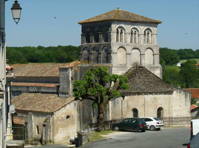 L'église de Dignac - Dignac (16410) - Charente