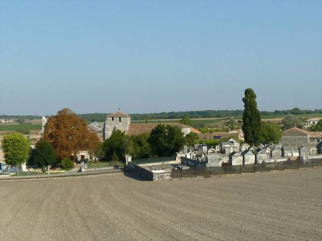 Le village vu du sud - Fouquebrune (16410) - Charente