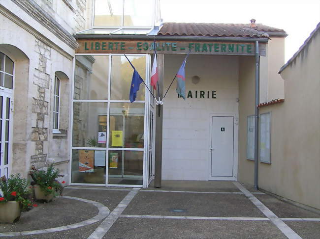 La mairie de Garat - Garat (16410) - Charente