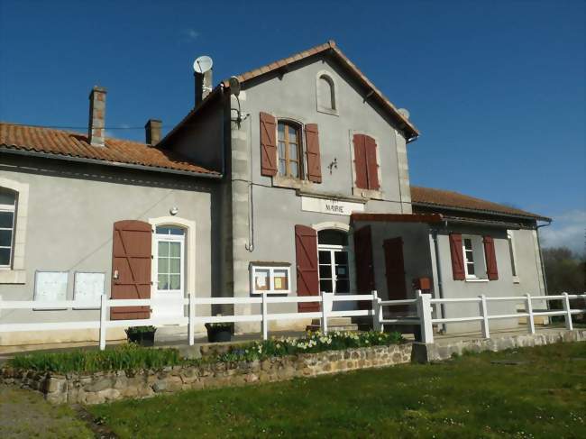 Mairie de Genouillac - Genouillac (16270) - Charente