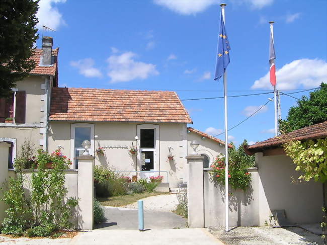 La mairie - Les Gours (16140) - Charente