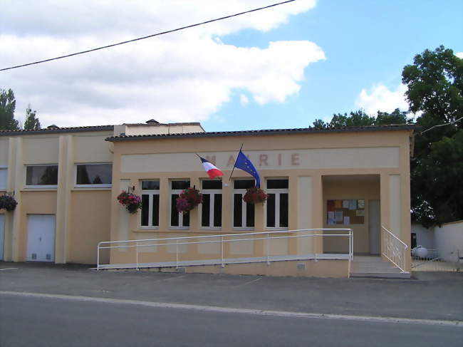 La mairie de Guimps - Guimps (16300) - Charente