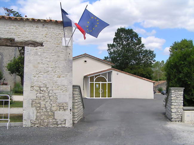 La mairie de Lachaise - Lachaise (16300) - Charente