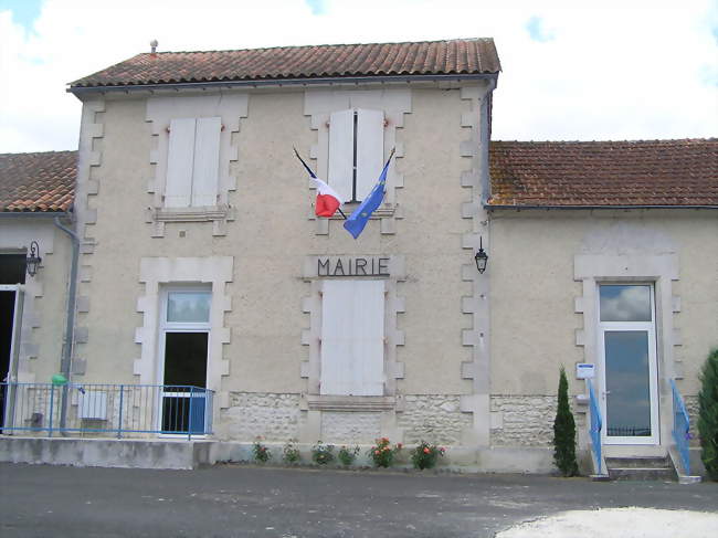 La mairie de Lagarde - Lagarde-sur-le-Né (16300) - Charente