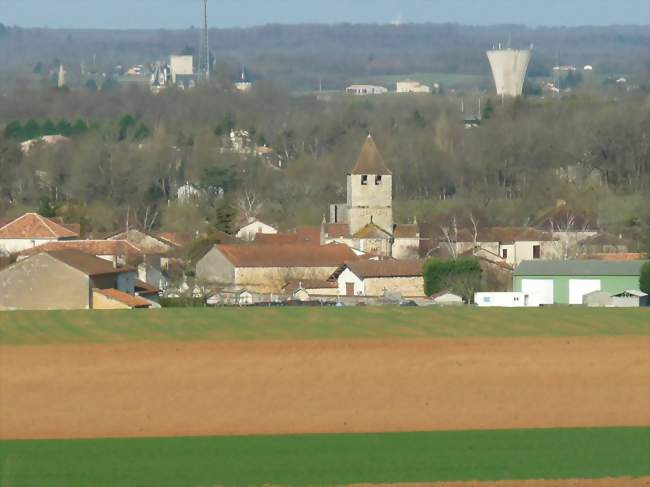 Vue de Marillac depuis l'est - Marillac-le-Franc (16110) - Charente