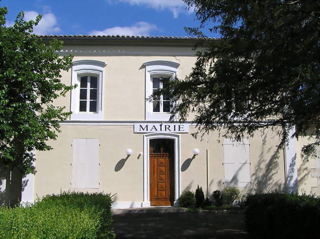 La mairie de Mons - Mons (16140) - Charente