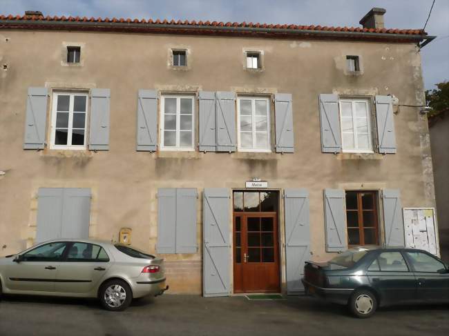 La mairie - Parzac (16450) - Charente