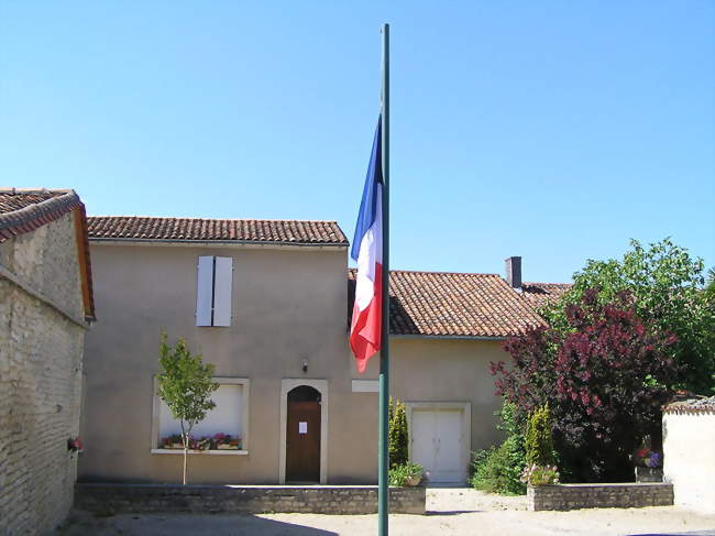 La mairie - Plaizac (16170) - Charente