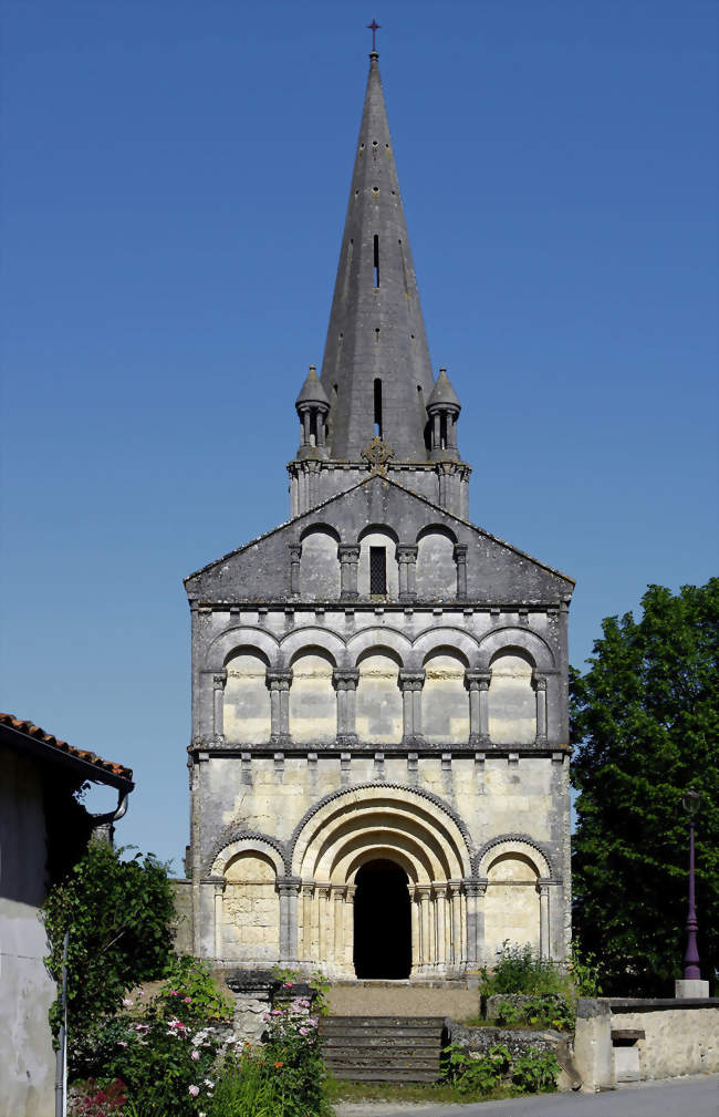 L'église de Rioux-Martin - Rioux-Martin (16210) - Charente