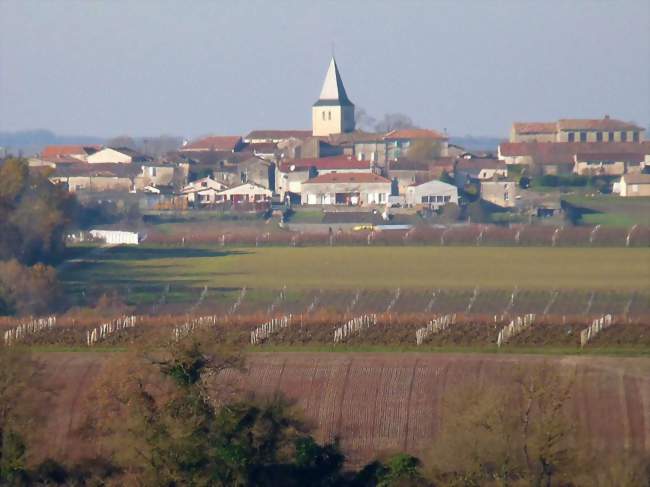 Saint-Genis vu de la route d'Angoulême - Saint-Genis-d'Hiersac (16570) - Charente