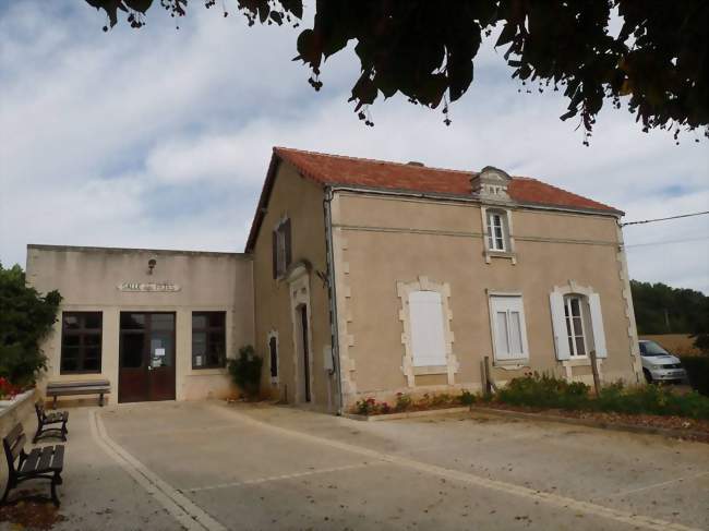 La mairie de Saint-Georges - Saint-Georges (16700) - Charente
