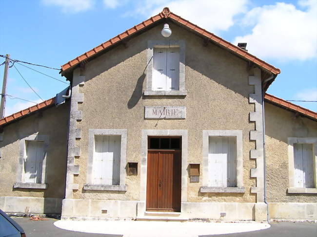 Mairie d'Auge-Saint-Médard - Auge-Saint-Médard (16170) - Charente