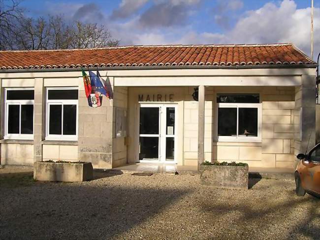 La mairie - Saint-Même-les-Carrières (16720) - Charente