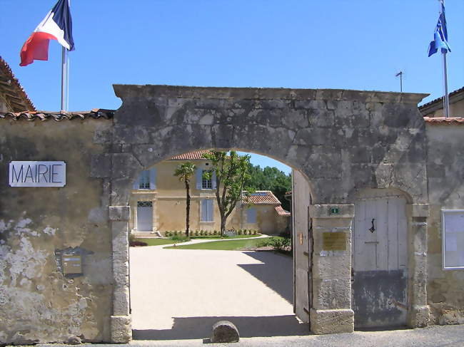 La mairie de Saint-Sulpice-de-Cognac - Saint-Sulpice-de-Cognac (16370) - Charente