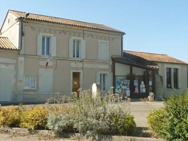 Mairie de St-Vallier - Saint-Vallier (16480) - Charente