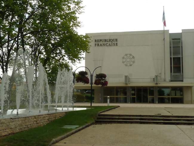 L'hôtel de ville - Saint-Yrieix-sur-Charente (16710) - Charente