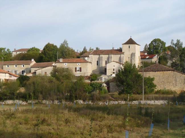 Vue du bourg depuis le Sonsonnette - Valence (16460) - Charente