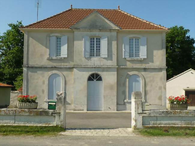 Mairie de Vaux-Lavalette - Vaux-Lavalette (16320) - Charente