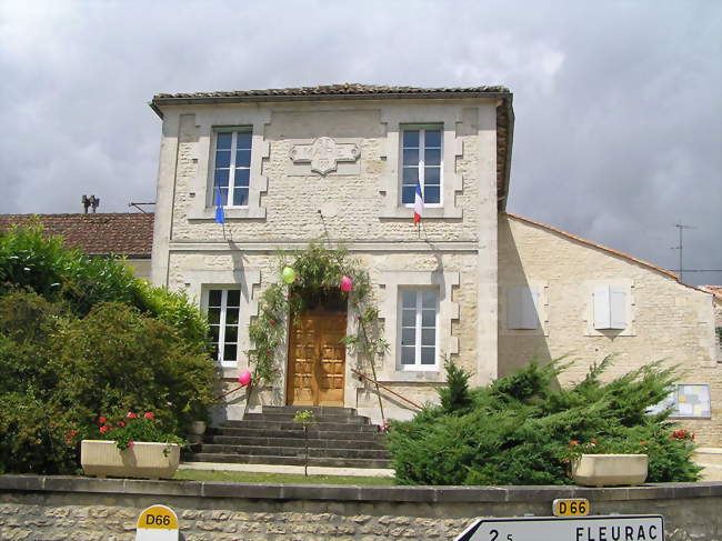 Mairie de Vaux-Rouillac - Vaux-Rouillac (16170) - Charente
