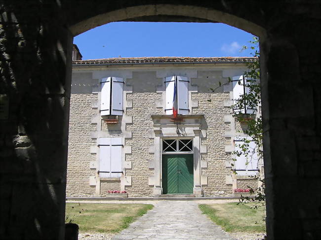 La mairie - Verdille (16140) - Charente