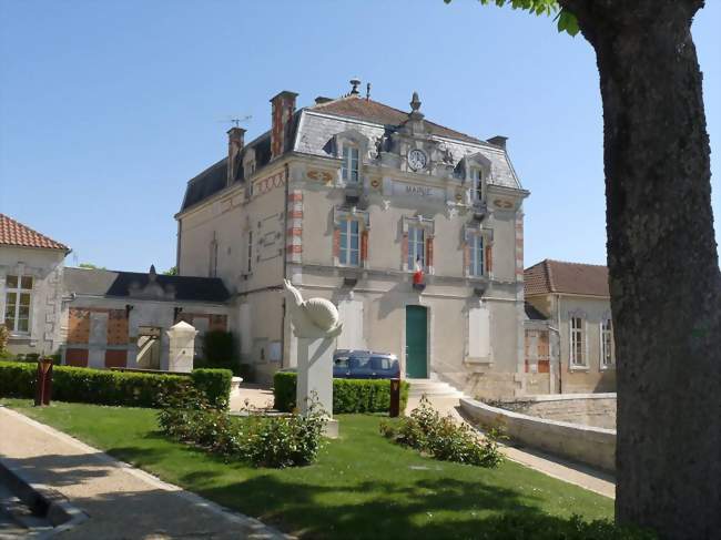 La mairie - Villejésus (16140) - Charente