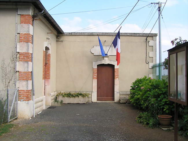 La mairie - Villiers-le-Roux (16240) - Charente