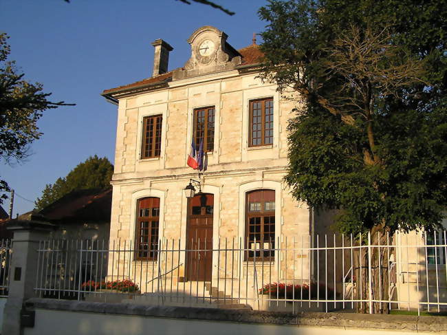 Mairie de Vouzan - Vouzan (16410) - Charente