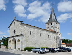 photo Exposition sur les églises du Sud Charente