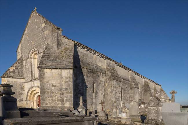 Église Saint Eutrope du XIIème Siècles d ' Agudelle (17500) - Crédit photo : Pierre THIBAULT