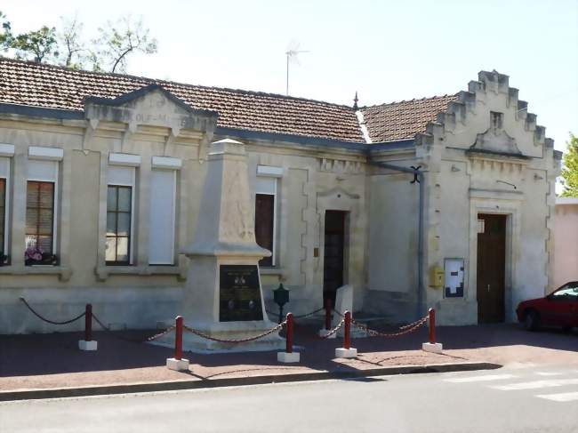 Mairie d'Allas-Bocage - Crédit photo : Jack ma (CC By SA)