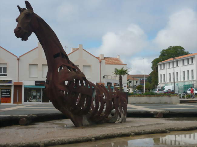 Le Cheval d'Aytré, nouvel emblème de la ville - Aytré (17440) - Charente-Maritime