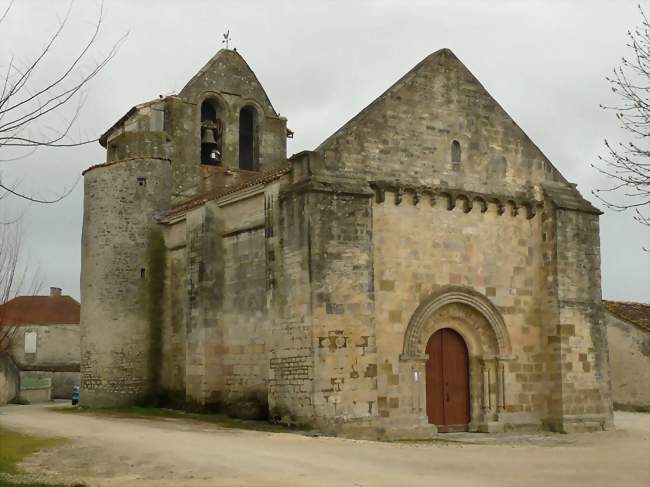 L'église romane - Ballans (17160) - Charente-Maritime