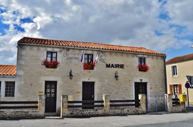 La mairie de Ballon - Ballon (17290) - Charente-Maritime