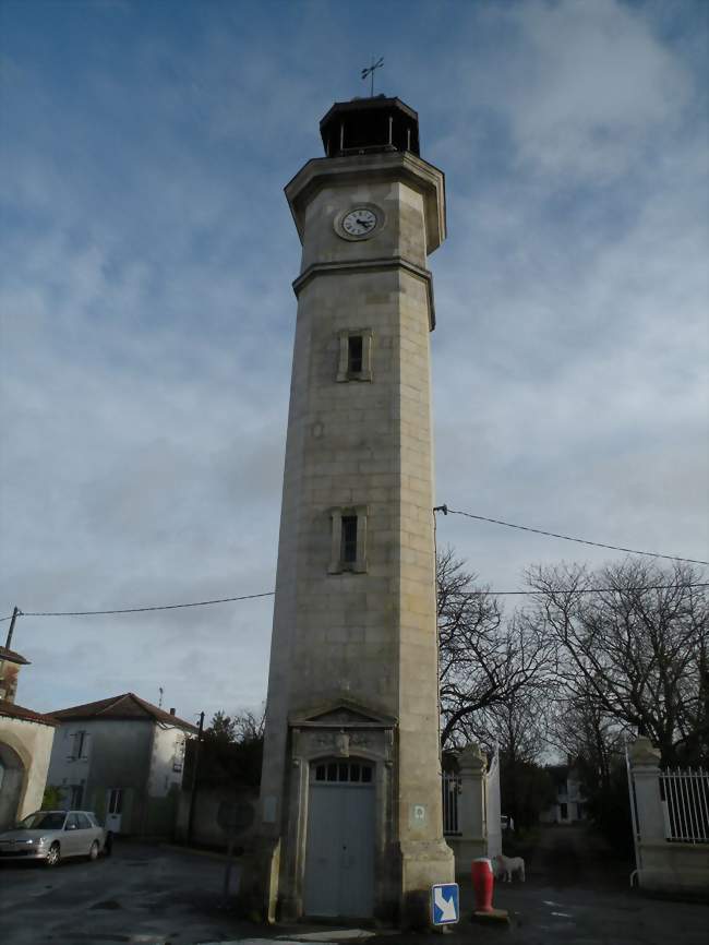 La tour de l'horloge - Benon (17170) - Charente-Maritime