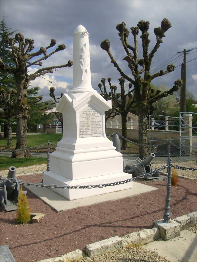 Monument aux morts de Bercloux - Bercloux (17770) - Crédit: jefrpy (CC by SA) 
