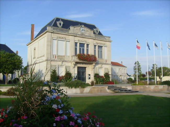 L'Hôtel de ville de Bourcefranc-le-Chapus - Bourcefranc-le-Chapus (17560) - Charente-Maritime