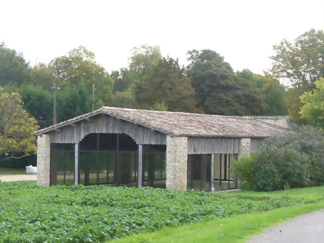 La salle communale - Chaunac (17130) - Crédit photo: Jack ma