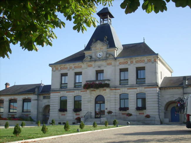 L'hôtel de ville de Chérac - Chérac (17610) - Charente-Maritime