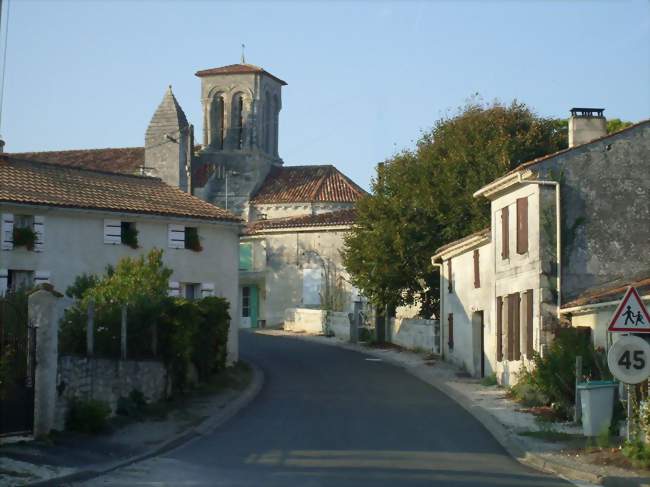 Le centre-bourg - Écurat (17810) - Charente-Maritime